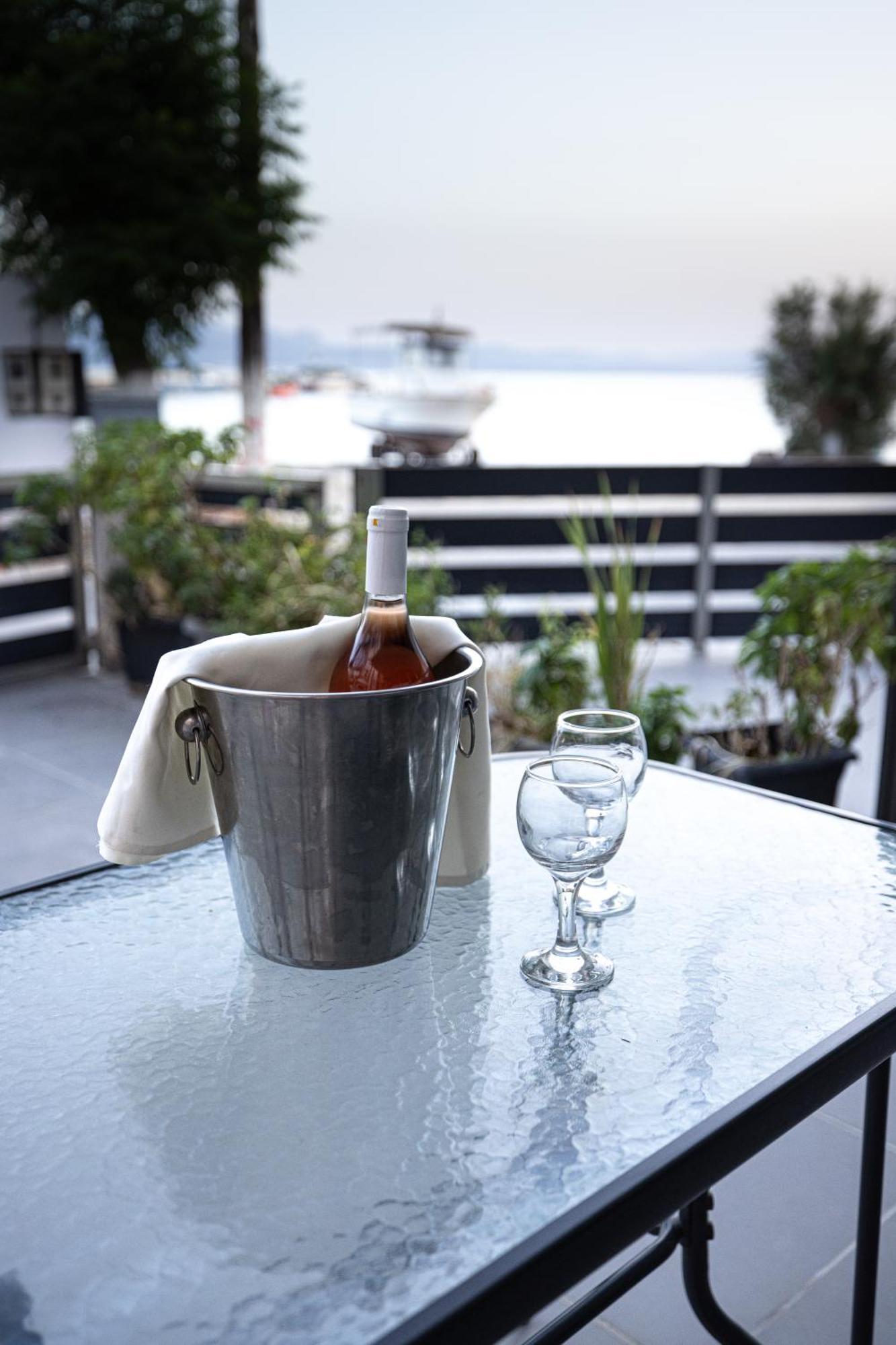 Filippos Apartments Amarynthos Dış mekan fotoğraf