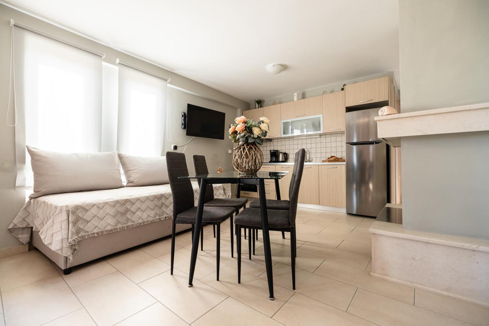 Filippos Apartments Amarynthos Dış mekan fotoğraf